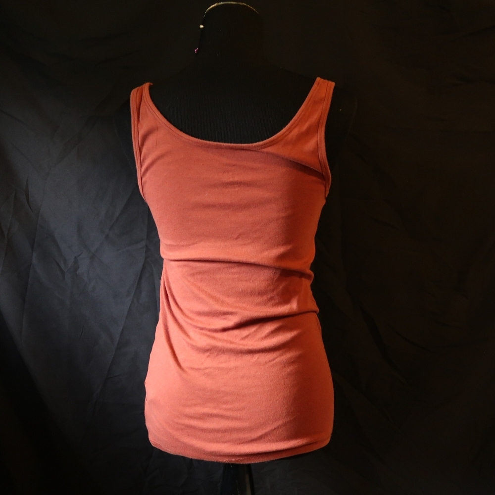 Tanktops - Picture 6 of 16